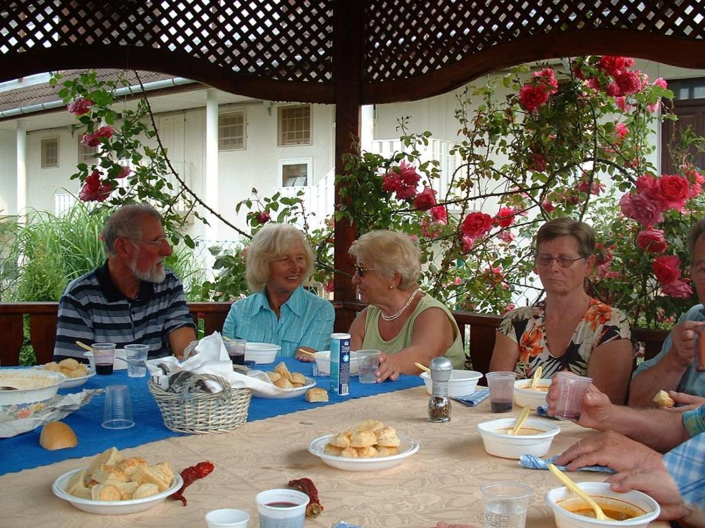 Apartmanhaz Cedrus 8 Zalakaros Rom bilde